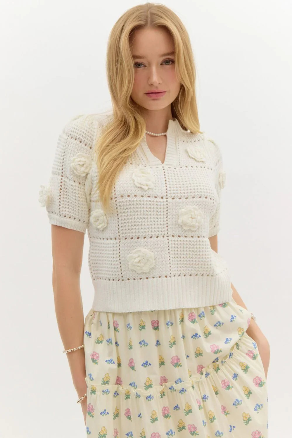 How to Use Layering Tops for Women to Create Beautiful Outfits