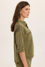 XCVI Knapp Button Up