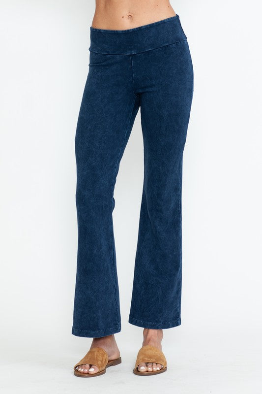 Plus Mineral Washed Cropped Capri Pants