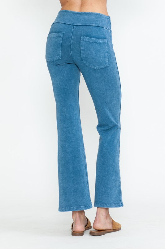 Mineral Washed Capri Stretch Pants - Light Denim