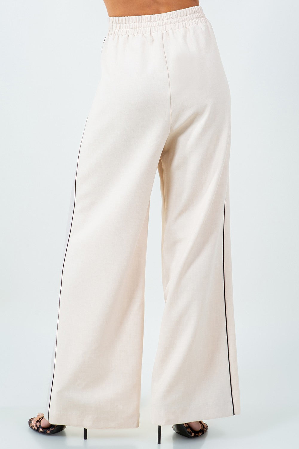 Contrast Piping Detailed Straight Leg Trousers