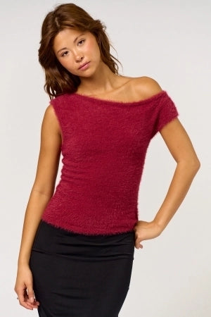 The Asymmetric Fuzzy Sweater
