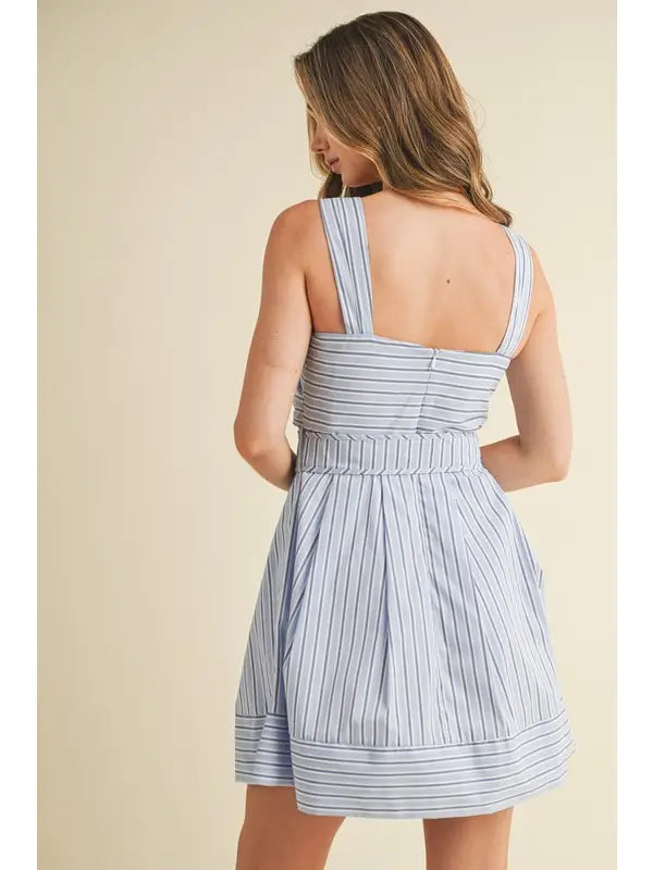 Striped Flattering Sweetheart Neckline Dress