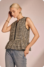 Scallop Print Sleeveless Blouse