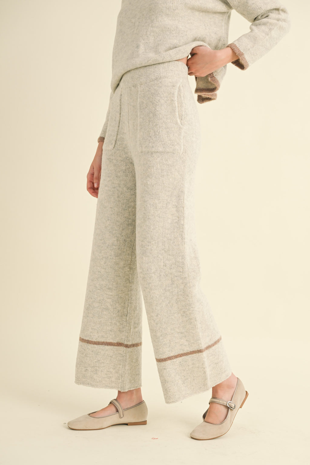 Color Contrasted Detail Knitted Pants